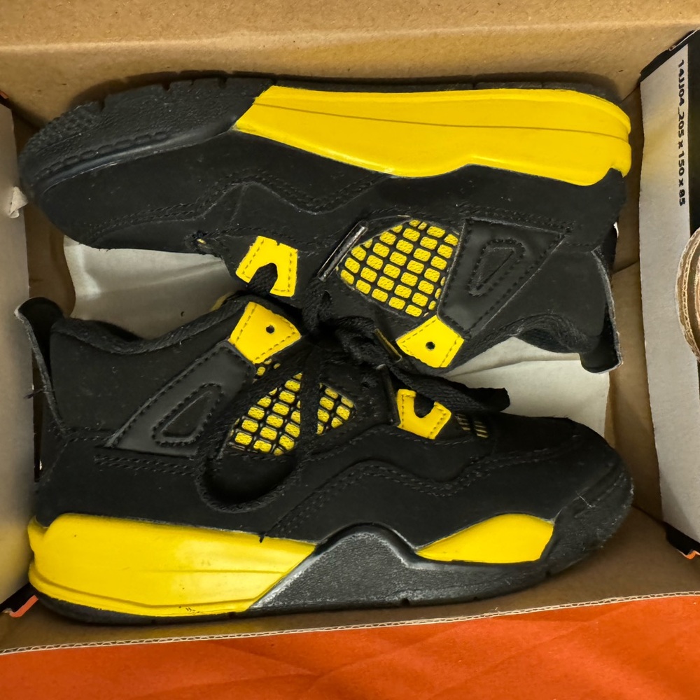 TODDLER SIZE 10C RETRO 4 JORDANS